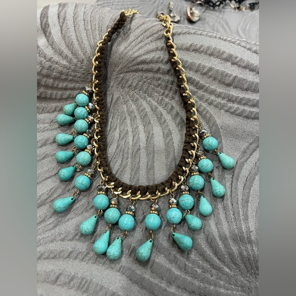 Turquoise necklace use once in great condition